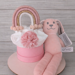 Luiertaartje met Konijntje Kaya & Regenboogtopper